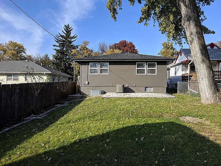 6841 Marcy St — Photo 9