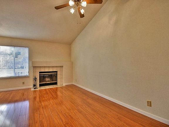 3rd image of 56 Cherry Crest Ln
