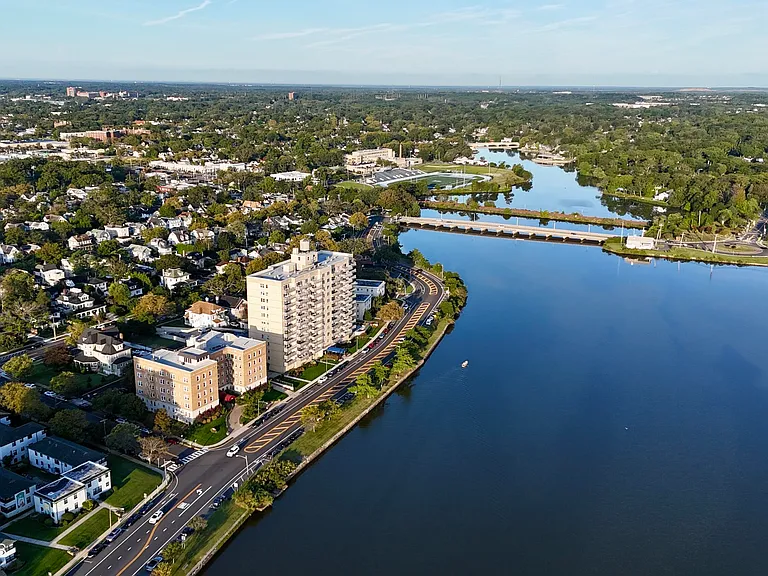 510 Deal Lake Dr #2H — Photo 20