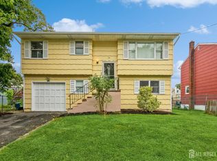 34 Carver Ave, Iselin, NJ 08830