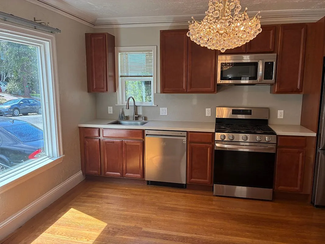 3 bed, 2.0 bath, 1545 sqft, $4,500 — Photo 4