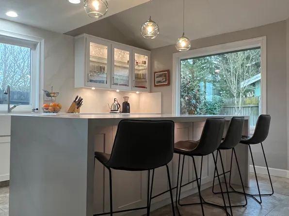 7715 Roberts River Way, Sacramento, CA 95831