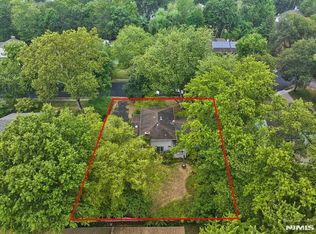 532 Hobart Rd, Paramus, NJ 07652