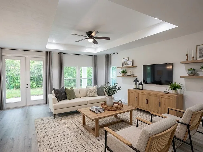 4102 NW 26th Dr — Photo 5