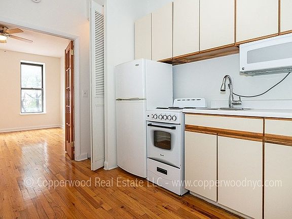 3rd image of 1384 2nd Ave APT 1