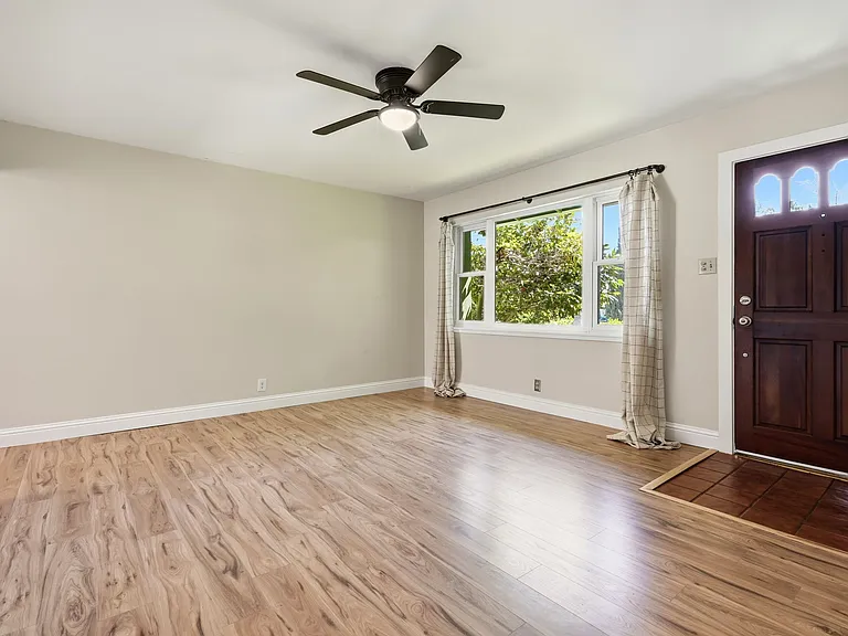 2210 Ewell Rd — Photo 8