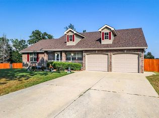 23814 Rising Mist Dr, Waynesville, MO 65583