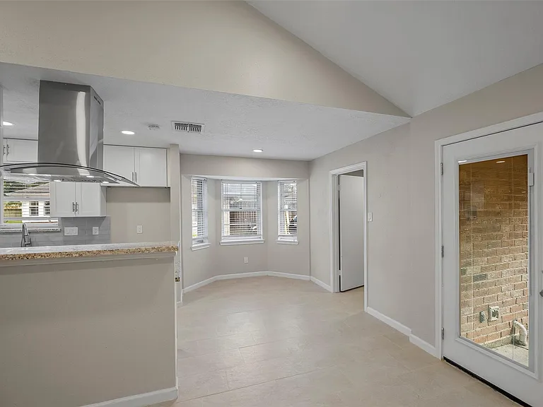 1015 Rock Canyon Dr — Photo 11