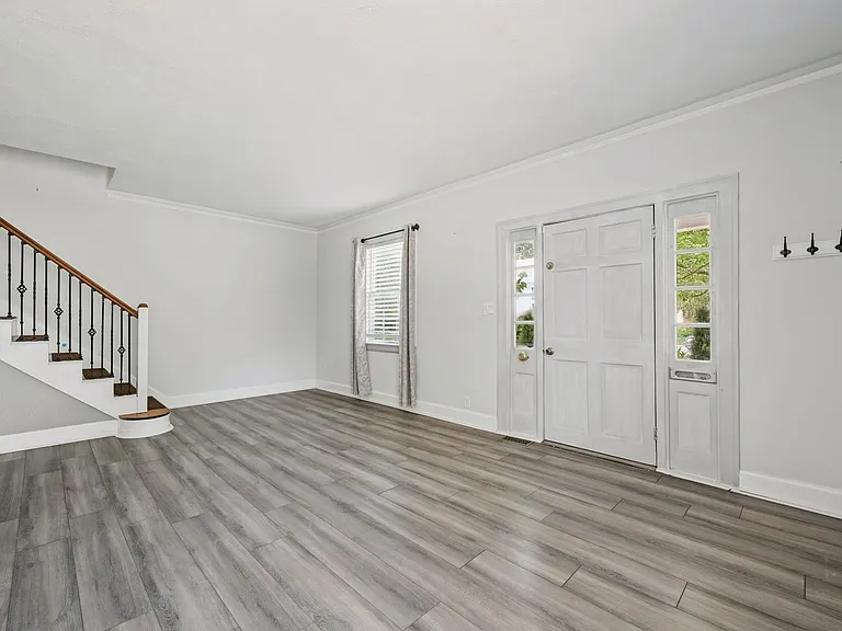 305 Palen Ave — Photo 6