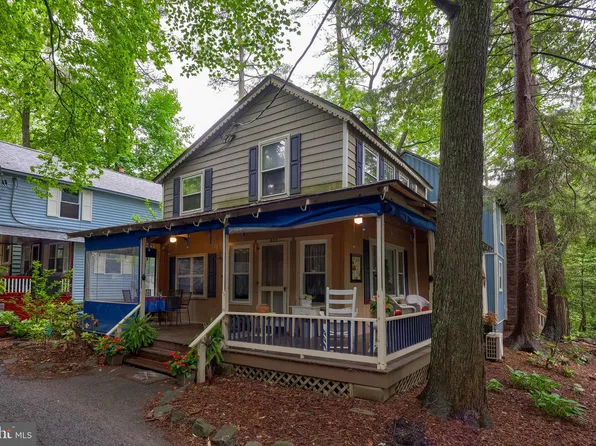 302 6th St, Mount Gretna, PA