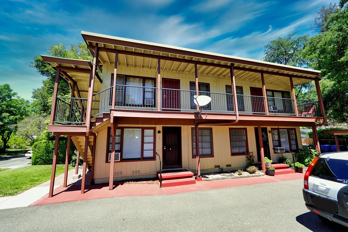 Building Photo - 4225 V St #2
