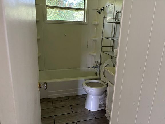 5th image of 405 N 1st St