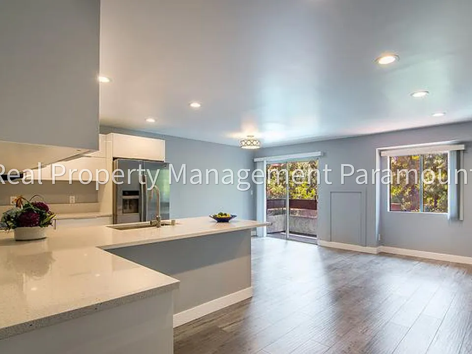 2700 Cahuenga Blvd E #1306