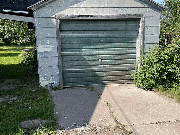4th image of 122 W 14th Ave