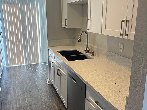 5th image of 5582 Crescent Ave APT 4