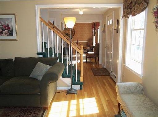 3rd image of 11 Hardy Ave