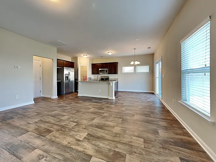 3 bed, 2.5 bath, 1663 sqft, $1,995 — Photo 3
