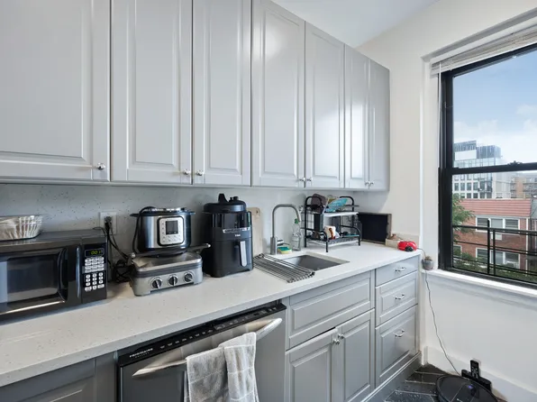 21-15 33rd Street image 5 of 13