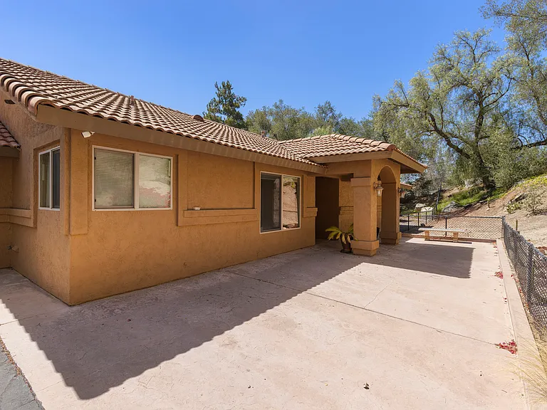 29036 Miller Rd — Photo 2