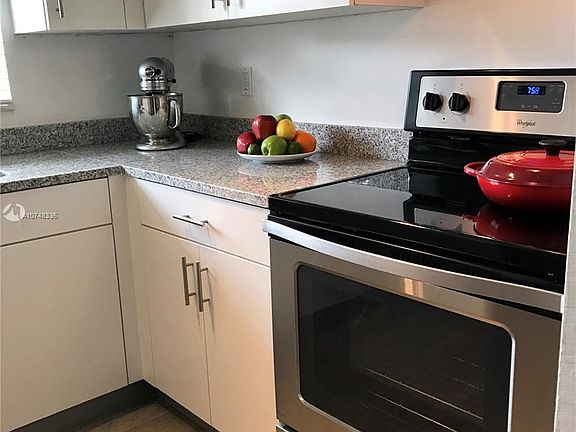 2nd image of 2731 N Andrews Ave APT A5