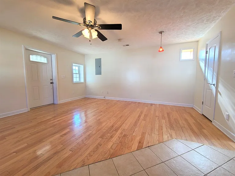 121 Fairfax Rd — Photo 6