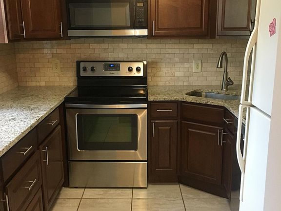 2nd image of 9036 N Swan Cir
