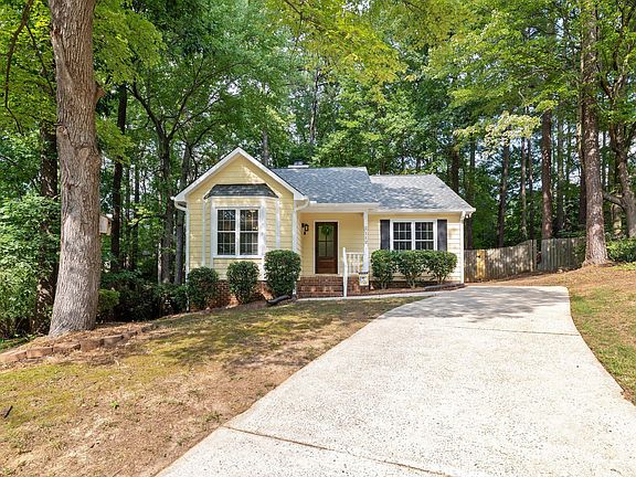 2nd image of 112 Marshfield Pl