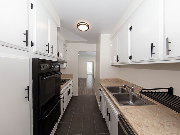 5th image of 1833 Westholme Ave APT 201