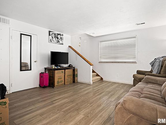 5th image of 674 S 4th Ave #32