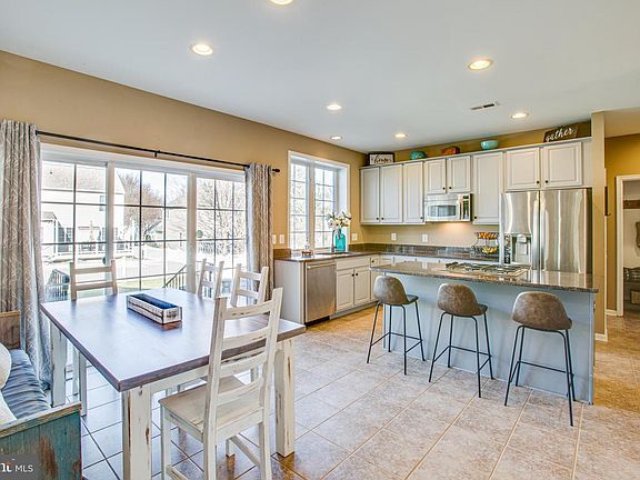 3rd image of 6478 Whites Mill Ln