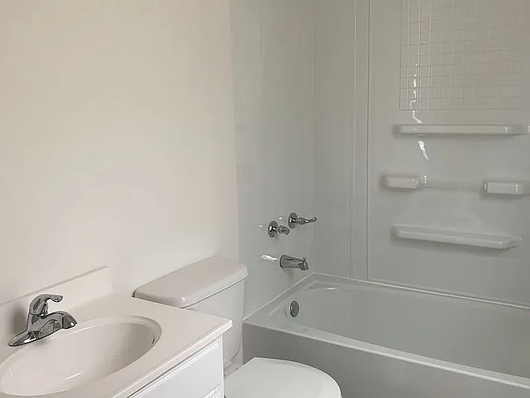 348 Gibson St — Photo 3
