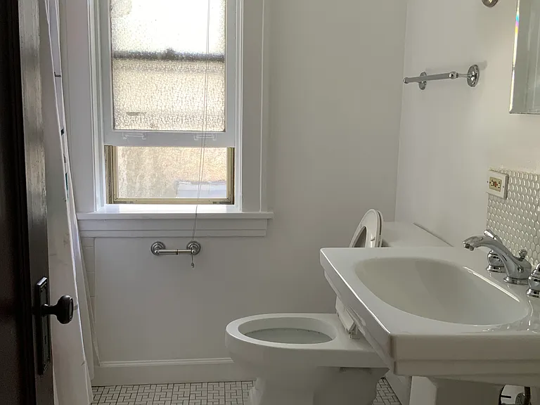 325 S Oak Park Ave #2 — Photo 8