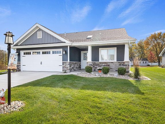 3rd image of 14098 Breakwater Ln