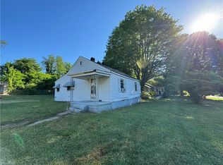 1425 Old Hollow Rd, Winston Salem, NC 27105