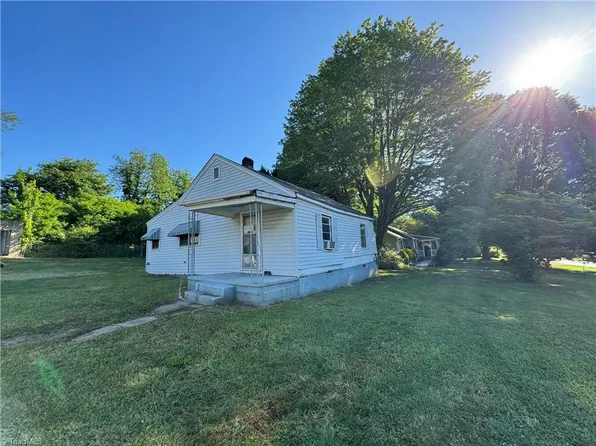 1425 Old Hollow Rd, Winston Salem, NC 27105