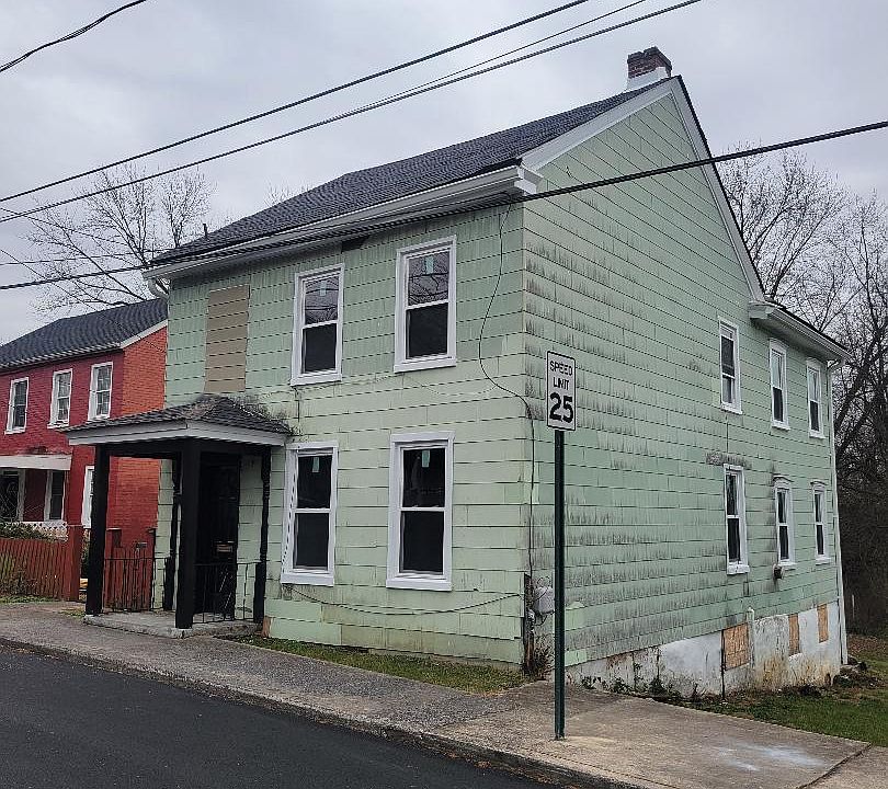 1st image of 208 E Liberty St