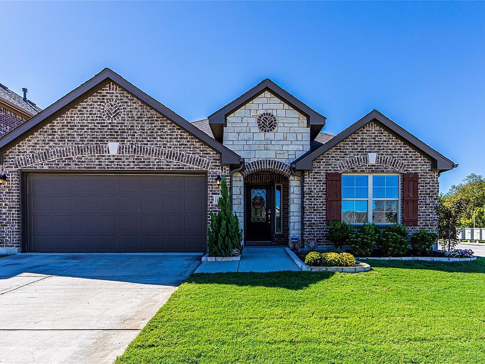 1st image of 1600 Meadow Trail Ln