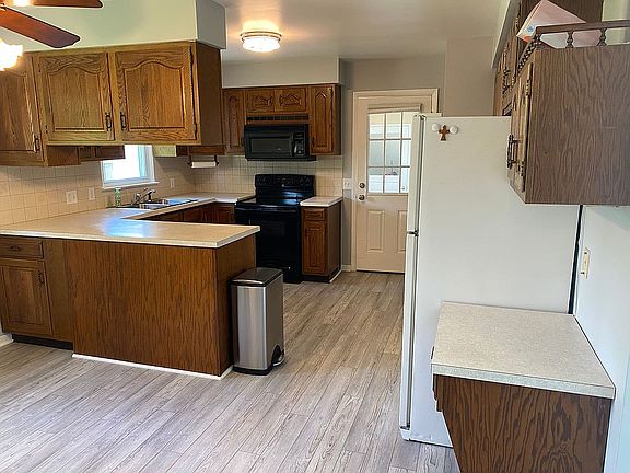 5th image of 202 Southlawn Dr