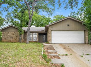 2916 Craig Ct, Fort Worth, TX 76112