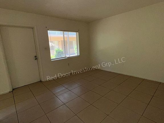 4th image of 800 N Hastings St #8