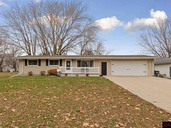 212 Pleasant St, Cleveland, MN 56017