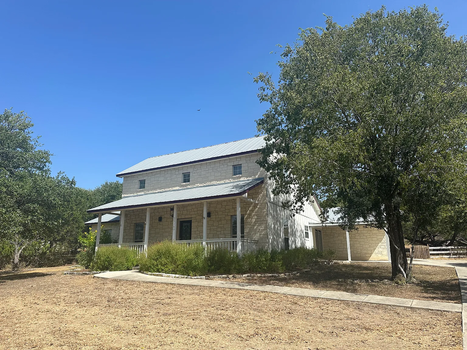 4 bed, 2.5 bath, 2366 sqft, $2,650 — Photo 3