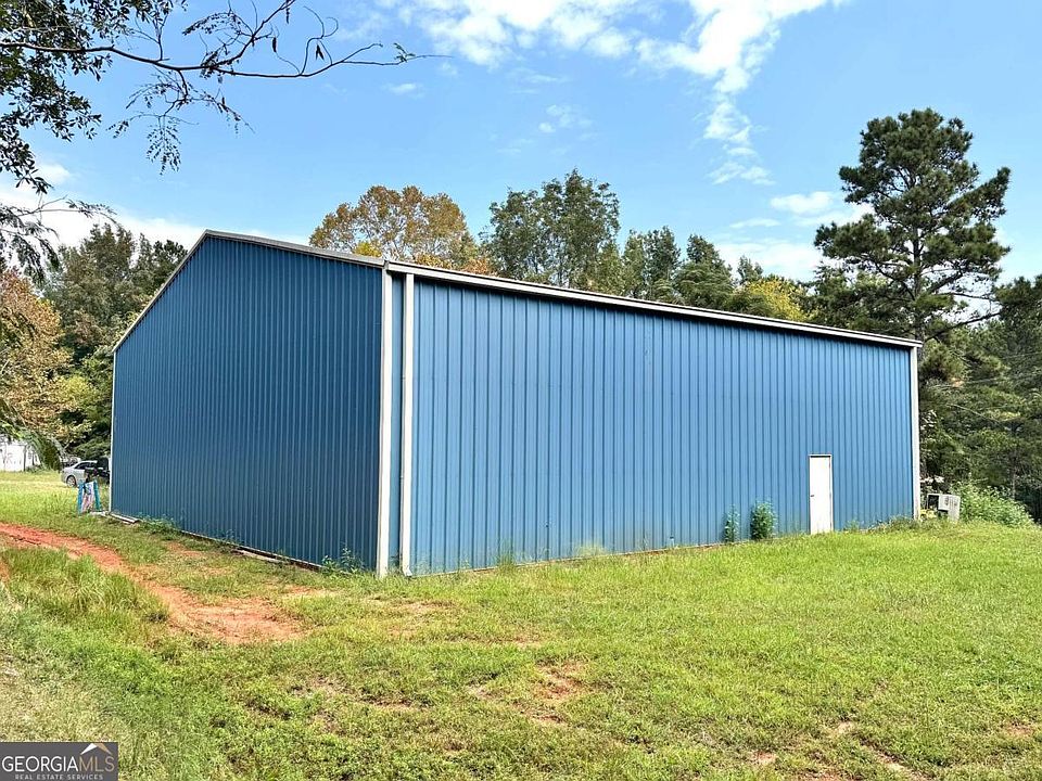 2nd image of 2850 Commerce Rd