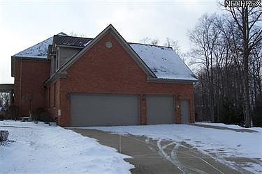 3rd image of 20 Oakmont Ct