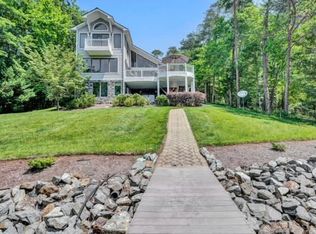 95 Sandy Point Ct, Union Hall, VA 24176