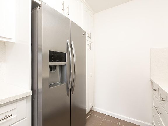 5th image of 1432 S Saltair Ave APT 301
