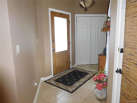 4th image of 10 Tecumseh Dr