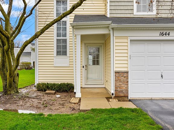 2nd image of 1644 College Green Dr