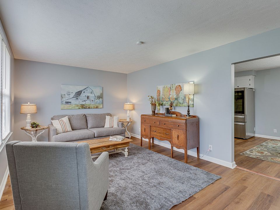 1st image of 392 Elaine Dr