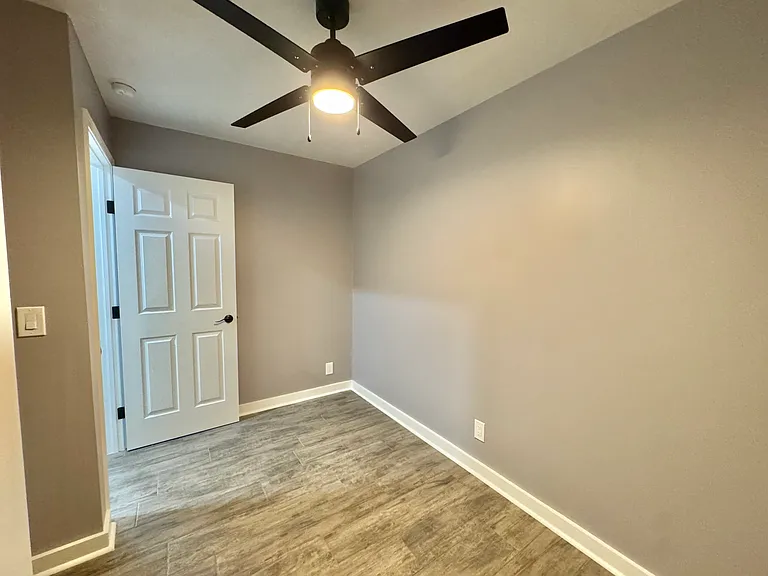 2144 Westchester Dr — Photo 30